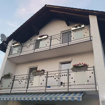 Eibenweg 4 아파트 *